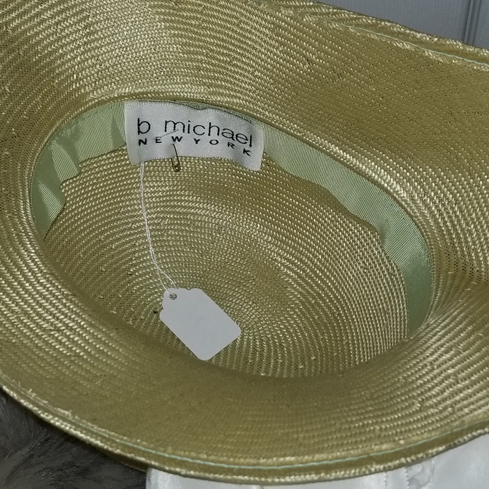 Hat - Picture 3 of 4